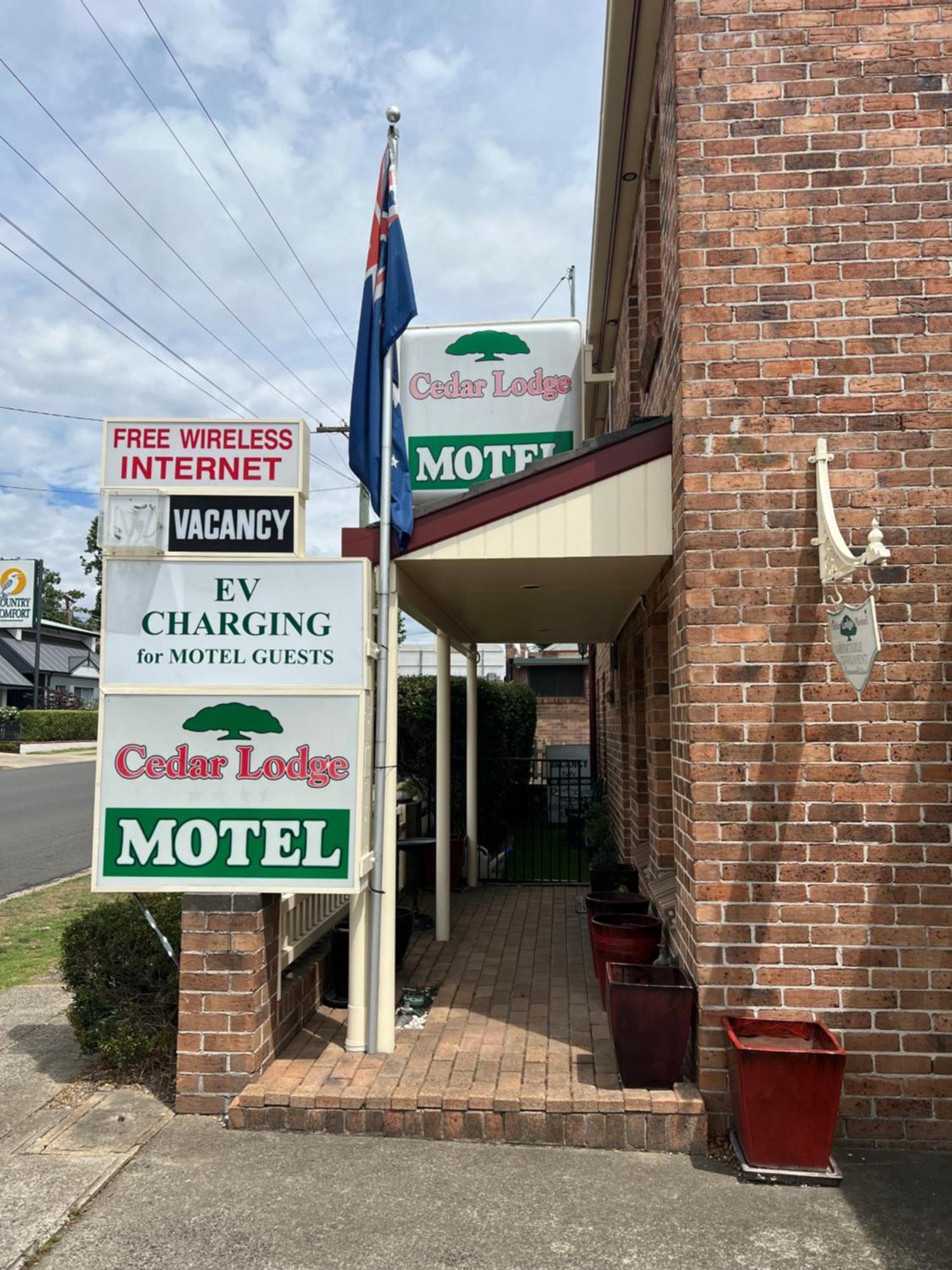Cedar Lodge Motel Armidale Exterior foto